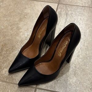 L'INTERVALLE Black Leather Heels